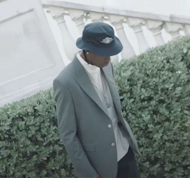 — Observându-se atât la nivelul ochilor cât şi al buzelor, pe care şi le depărtează una de - 19 Pull them panties to the side!