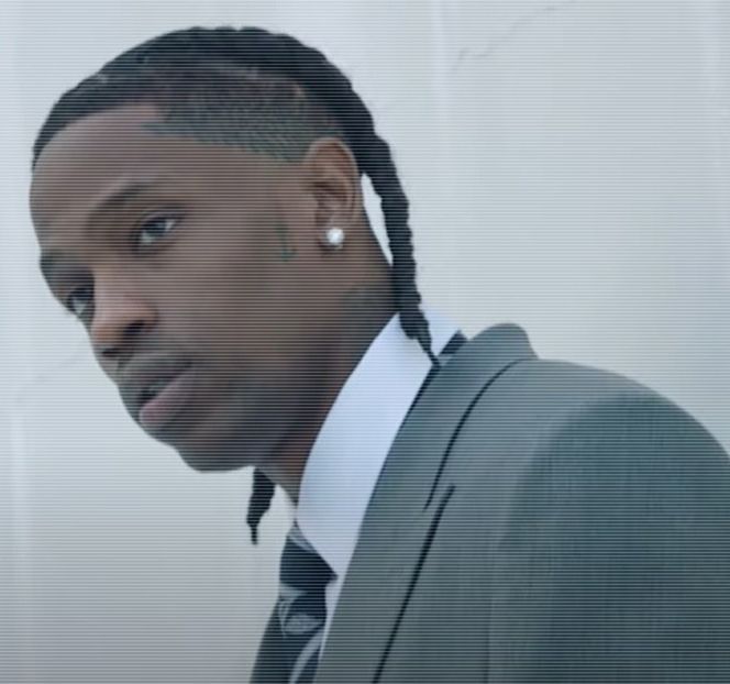 — Într-un final îşi retrage palmele abia după ce aceasta recurge la o altă poziţie, moment - 19 Pull them panties to the side!