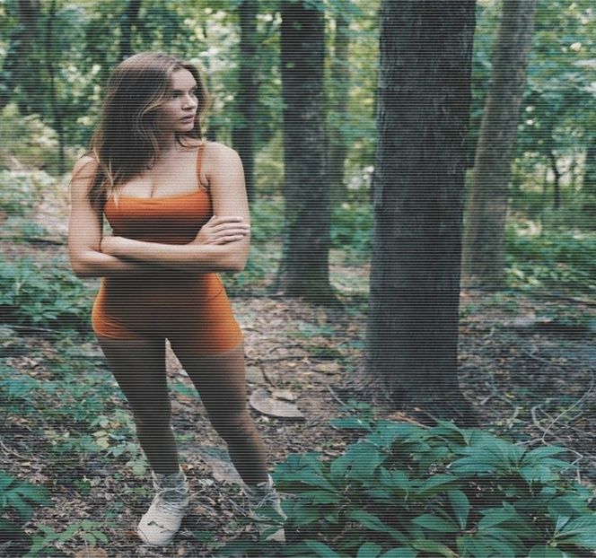 — De-ndată ce buzele îi ajung la acelaşi nivel cu cele ale brunetului, respiraţiile celor doi - 19 Pull them panties to the side!