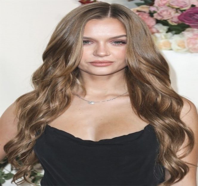 —  Desigur că, în tot acest timp nu-i acordă nici cea mai mică atenţie vizuală, căci, deşi era - 19 Pull them panties to the side!