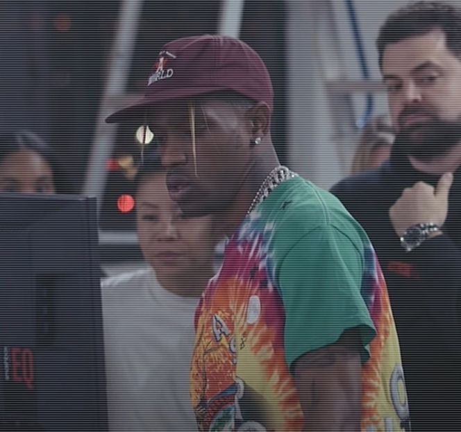 — Mişcări tipice ale limbii de jos în sus, a-i oferi totodată oralul cuvenit. - 20 Goosebumps from your eyes