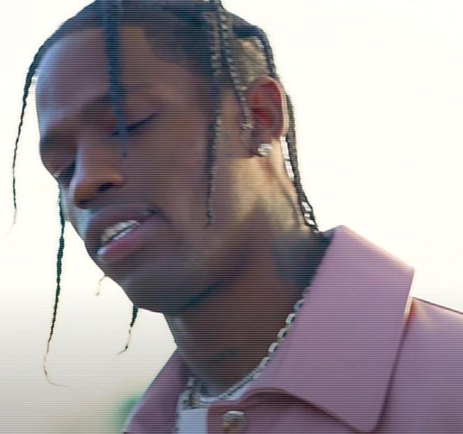 — Manieră jucăușă înainte de a-și depărta spatele de portiera mașinii în așa fel încât să - 20 Goosebumps from your eyes