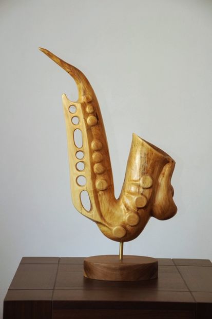 4.SAXOFONUL*THE SAXOPHONE - 1 SCULPTURI