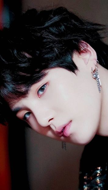 Min Yoongi ( Suga ) ? Sau.... - > - C O N C U R S - 23