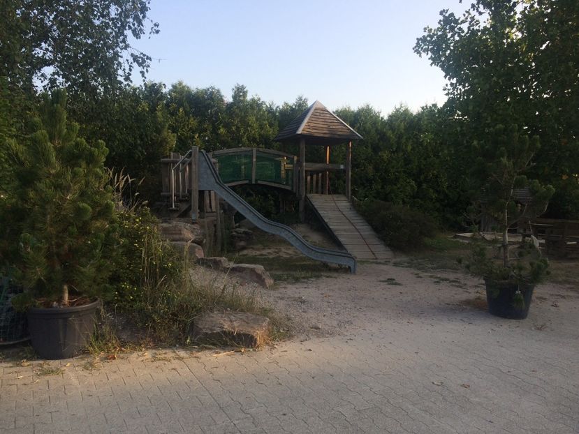 Locul de joacă - A -Magazin