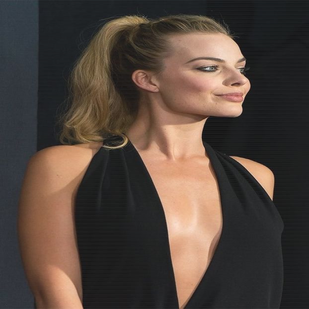 - " Ce faceți, dragilor? " mă adresez amândurora, privindu-i, însa reacția bruscă a lui Alex - eps 05x În ochi se aprind