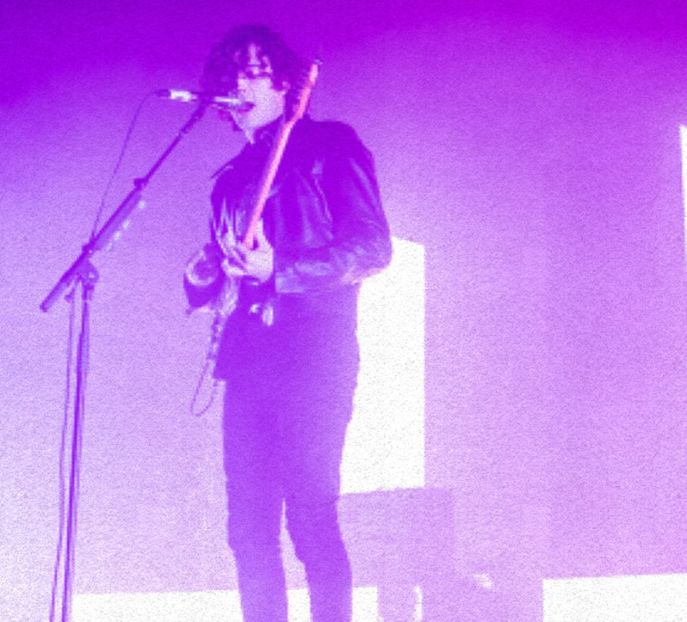 ⎩ 　.So¢ratic▪ʝṳn̤k̤ieᴡ⃟a̠n̠n̠abe ․⎠.;  iute, se pierde..). Într-un final, îi procesează - eps 05x În ochi se aprind