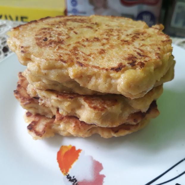 Pancakes cu piersica si fulgi de porumb - Retete 1