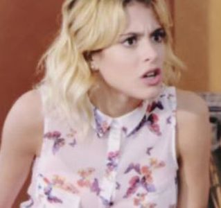 DAE3F035-8289-4C3E-B65A-143E8DAEDC9A - 01a Violetta - pmv - 3