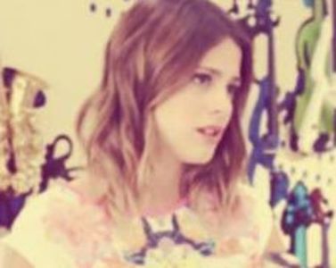 60087E93-EB32-42B6-AA38-D5938BFB3A3C - 01a Violetta - pmv - 3