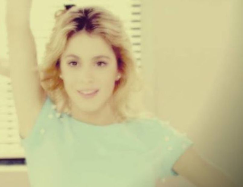 42393CD8-BF28-4B3B-95CB-E7E1B4447464 - 01a Violetta - pmv - 3