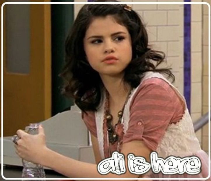  - 01 Selena