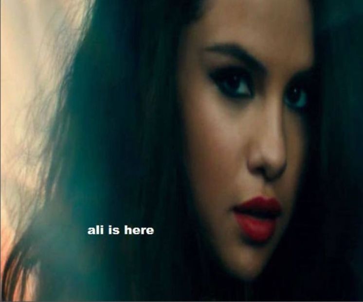  - 01 Selena