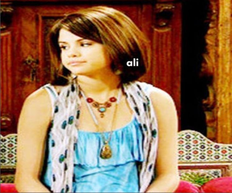  - 01 Selena