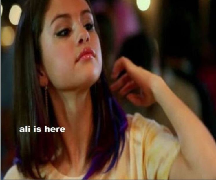  - 01 Selena