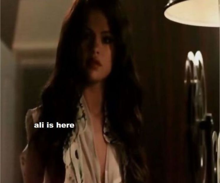  - 01 Selena