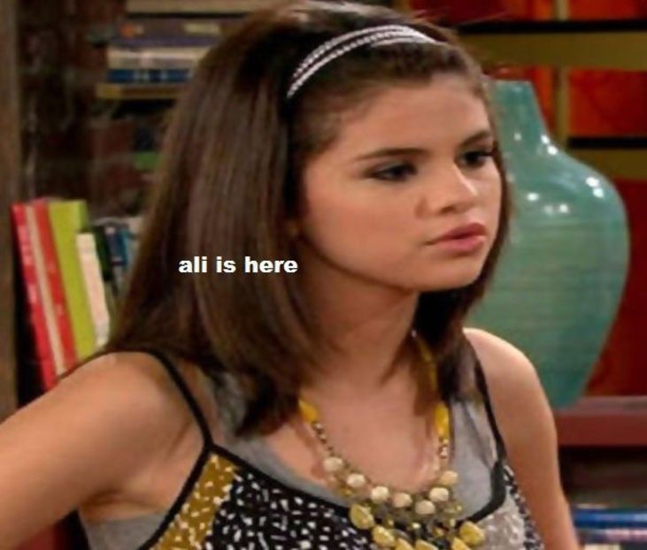  - 01 Selena