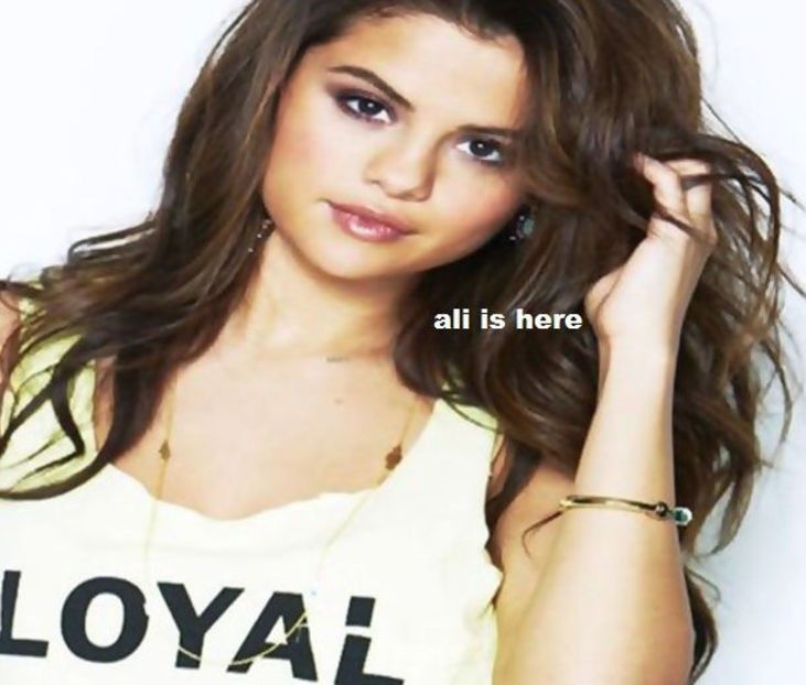  - 01 Selena