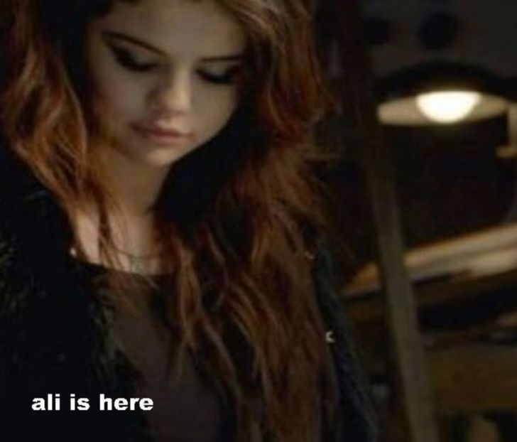  - 01 Selena