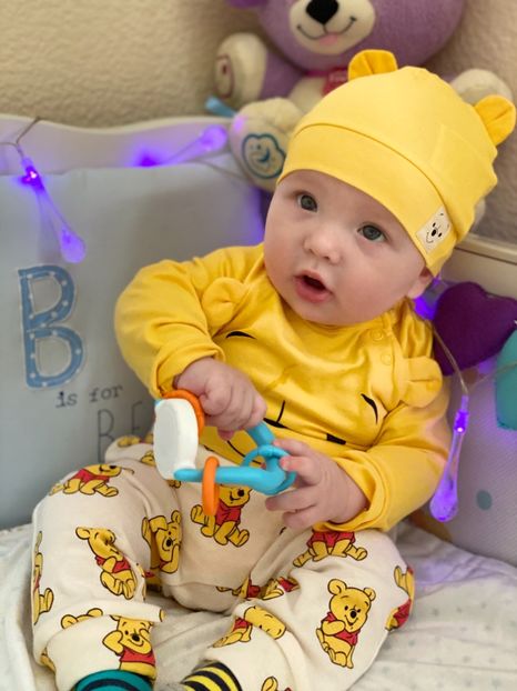 39201039-D0FB-4876-B376-7C9BF6F41303 - Lucas Winnie