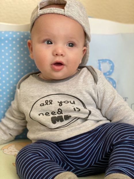 C8D49DC2-DA73-47C6-ABFE-B9AB9C3838C6 - Lucas Winnie
