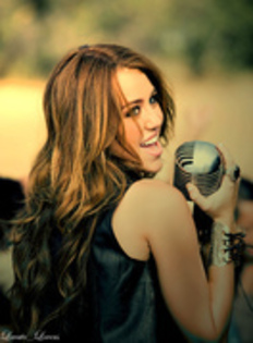 ADCWAETQYVCFKVXVBYT - Poze cu Hannah Montana si cu Miley Cyrus