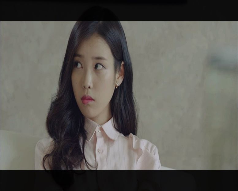 ▌Se uită la el și-i zâmbește politicos. ▌　― Bună ^^ - Episode 10