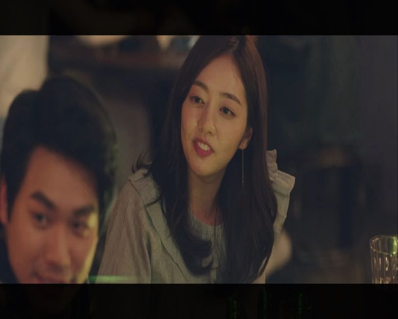 ▌Se uită la Yejin. ▌　― Trebuie să bei. :)) - Episode 11