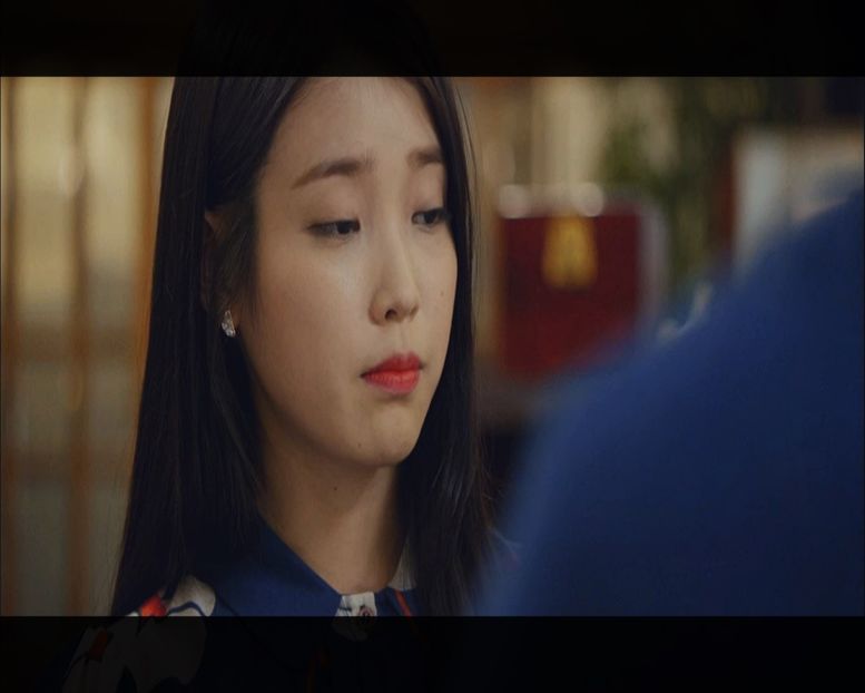 ▌Se uită cu greață la shot-ul de tărie. ▌　― Chiar e nevoie acum? Nu-l pot bea mai târziu? - Episode 11