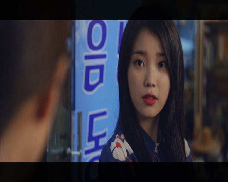 ▌Se rușinează și o ghiontește pe Haneul pe sub masă. ▌ - Episode 11