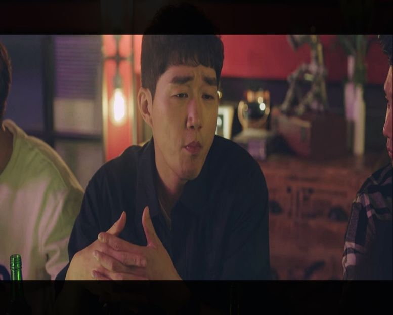 ― Vă conduc eu până la un taxi.　▌Se ridică de la masă. ▌ - Episode 11