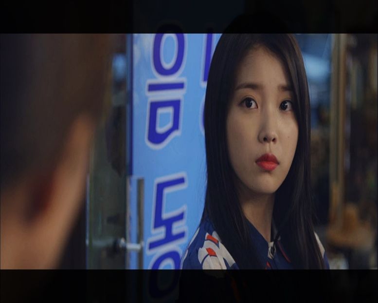 ▌Se ridică ușor de la masă. ▌ - Episode 11