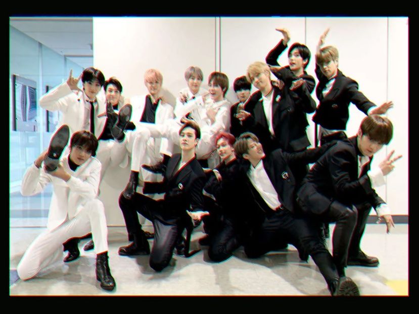 「 Ｆａｖｅ Ｃｏｌｌａｂ － ＳＫＺ Ｘ ＮＣＴ Ｄｒｅａｍ 」 - hey you wanna come in I skz