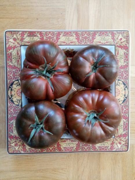 M ARMANDE SWEET DARK BROWN 2 - TOMATE 2020 ALBUM 15