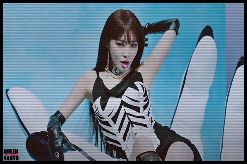 「 13october2020 ♥ Chungha ♥ Day22 」 - Whether being alone or together The loneliness feels the same