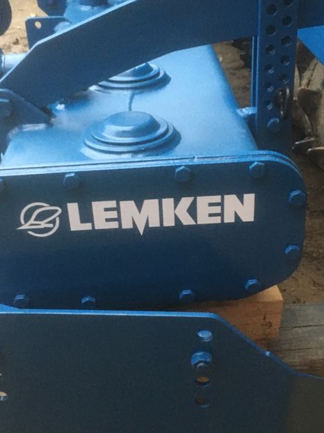 3122FD7B-6BA7-4100-8D55-8806B005E108 - LEMKEN ZIRKON 6 300