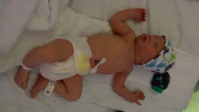 51184438-3DC9-4AD1-93DD-F22E0BB9CA8E - Bebe Lucas 01-mai