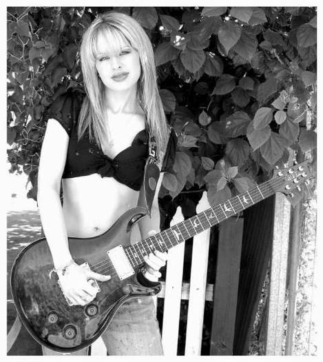 832_Orianthi%20black%20and%20white_0 - Orianthi