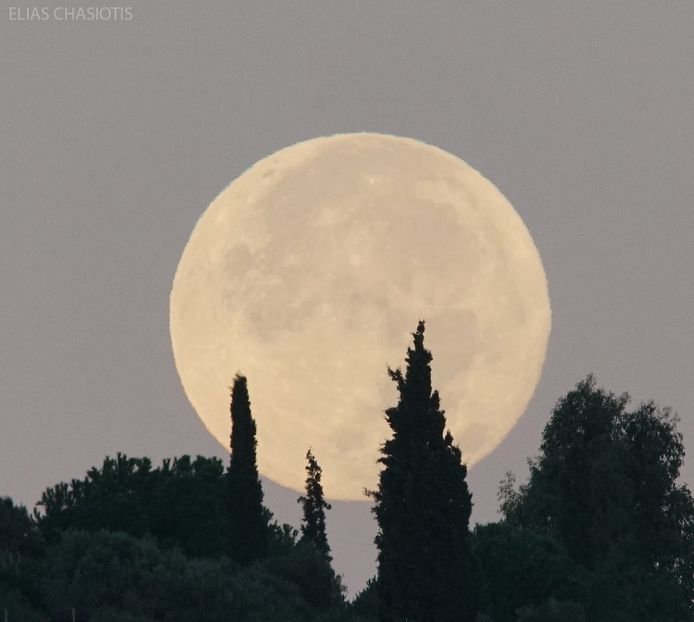 31 oct. 2020 - Full blue moon - Grecia - Luna - Soarele si norii - 2