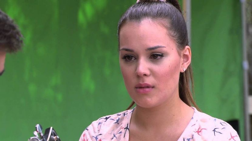 Lara Jimenez - Violetta