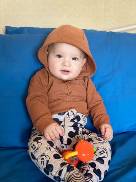 991C6FC7-E095-4A18-999E-92D84FDB2259 - Lucas 6 luni