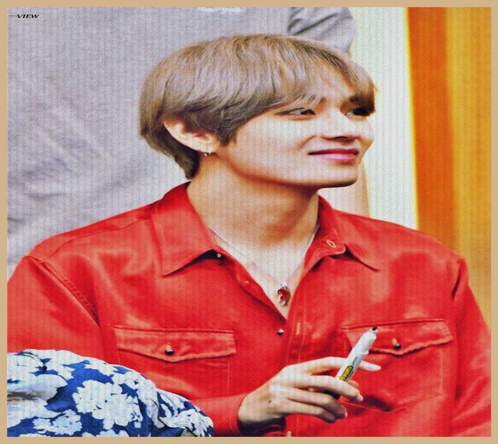 Day 5 (27-11-2020) - in red - 03 - Kim Taehyung