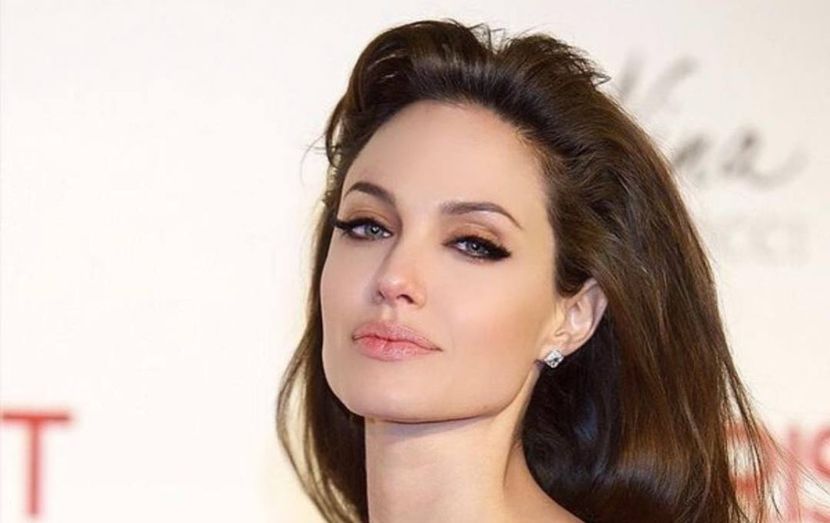 Angelina Jolie -Gemeni ☑ - Spune-mi care e zodia ta sa iti pun o vedeta