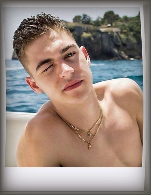 ˓1̣1̣ᵗʰ ტ.˒ Hero Fiennes Tiffin with the Sun in his eyes sailing on the Tyrrhenian Sea. - Memory is the diary we carry inside