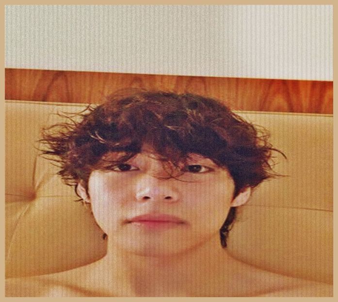 Day 7 (29-11-2020) - shirtless - 03 - Kim Taehyung