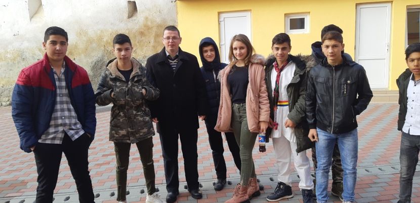  - 2019 Vulcanii si multe excursii in scoli