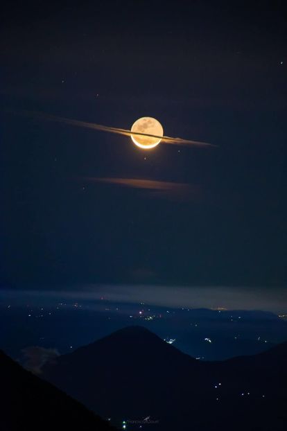 Luna in crestere, America Centrala - Luna - Soarele si norii - 2