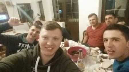56542901963421489070.2 (1) - x - gemenii si fetita mea