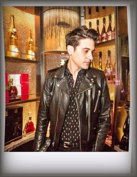 ˓1̣8̣ᵗʰ Ɗ̞.˒ - Memory is the diary we carry inside