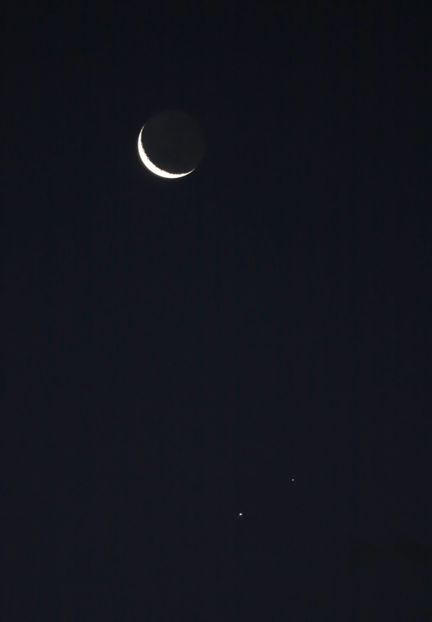 Luna noua in Varsator si conjunctia Jupiter-Saturn - Luna - Soarele si norii - 2